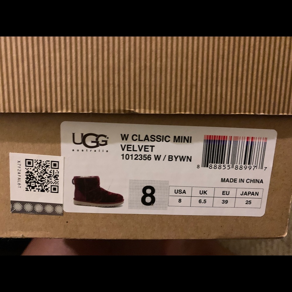 Velvet mini uggs